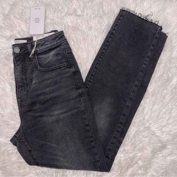 SOLD MERCARI *HP* Stradivarius STR Washed Black Slim Mom Jeans - Picture 2 of 12